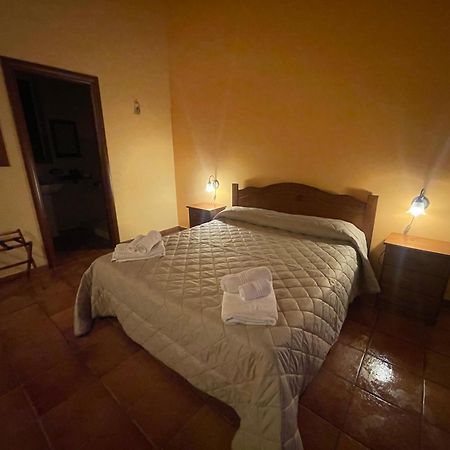 Agriturismo Russa Belladonna Кальтаджироне Экстерьер фото